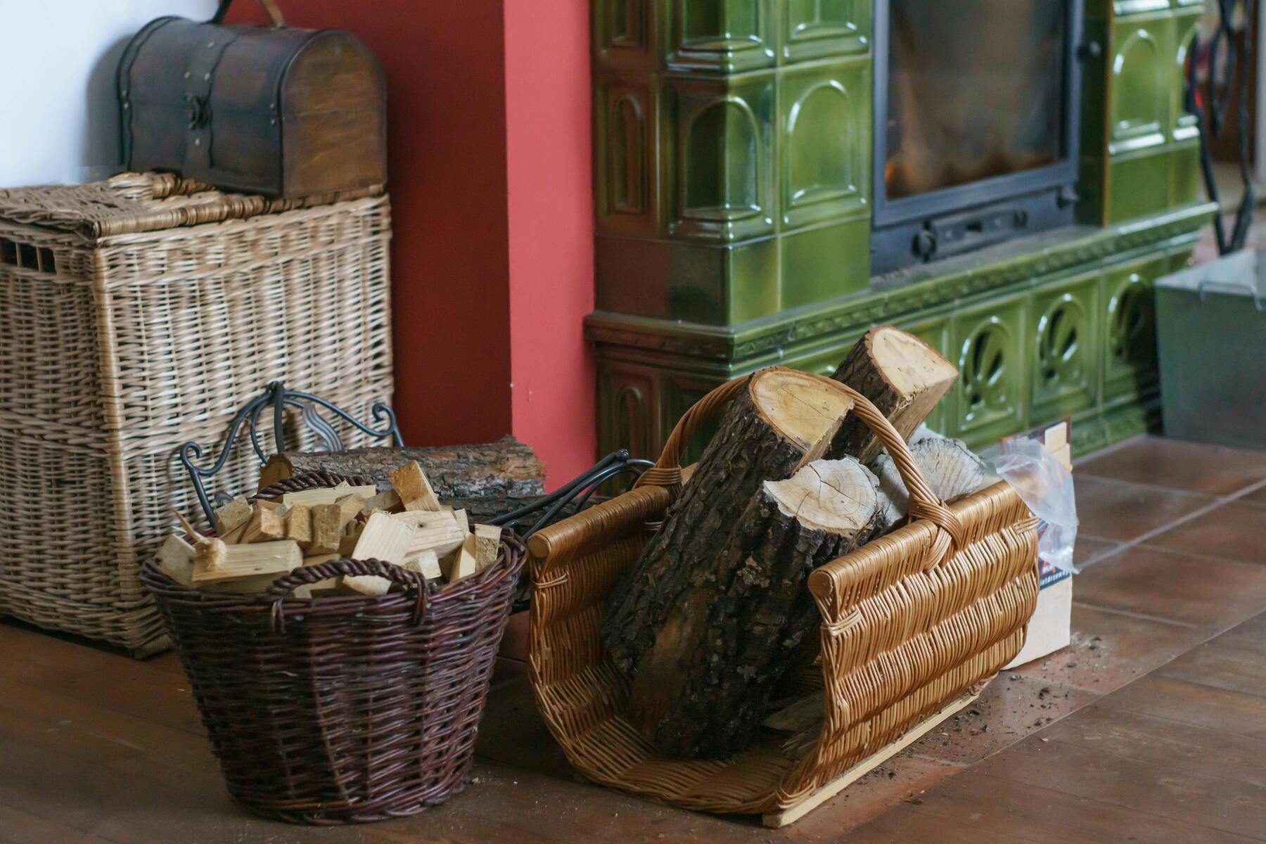 Återuppliva det glömda: renovering av traditionella lerkakelugnar